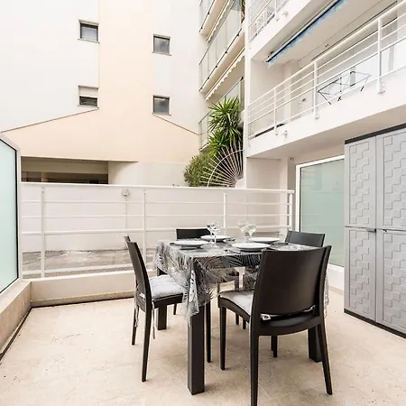 Le Royal Adorable Avec Terrasse, Parfait Pour Les Couples Et A Deux Pas De La Croisette *